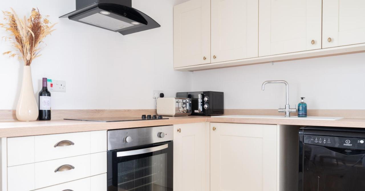Apartment Cosy 1st Floor Flat - District With Bike Storage *