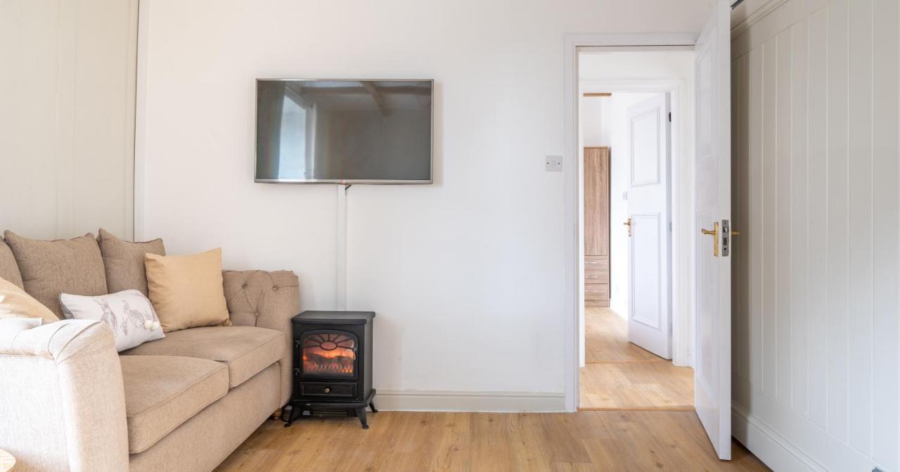 Cosy 1st Floor Flat - District With Bike Storage Apartment *