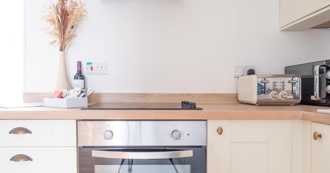 Cosy 1st Floor Flat - District With Bike Storage *