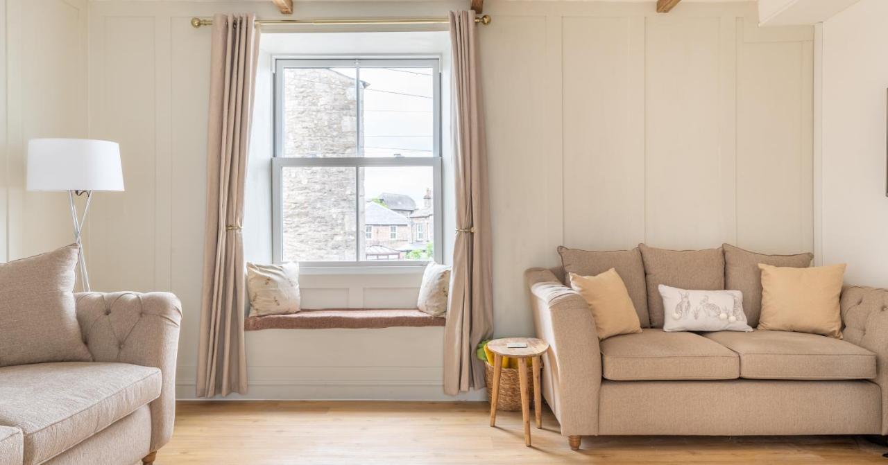 Apartment Cosy 1st Floor Flat - District With Bike Storage *
